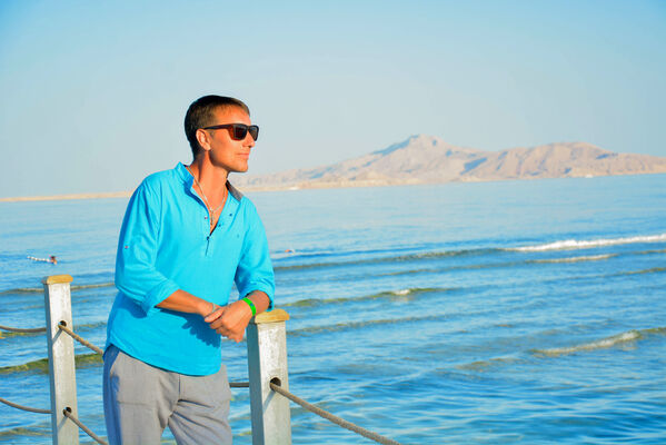  ,   Denis, 43 ,   ,   
