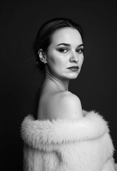  ,   Anastasia, 25 ,   , 