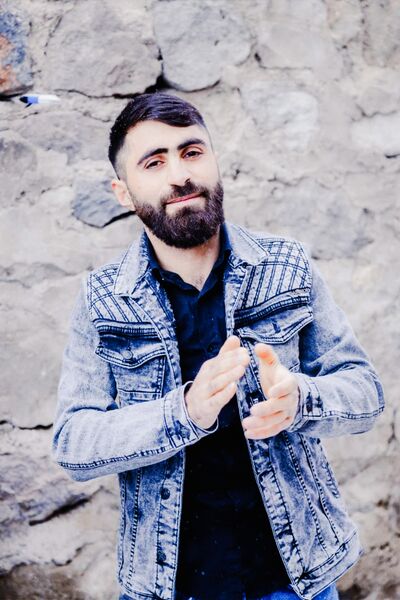  ,   Armen, 30 ,   ,   
