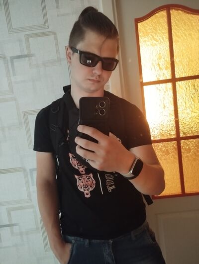  ,   Alex, 25 ,   ,   , c , 