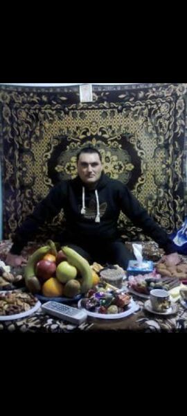  ,   Artur, 42 ,   ,   
