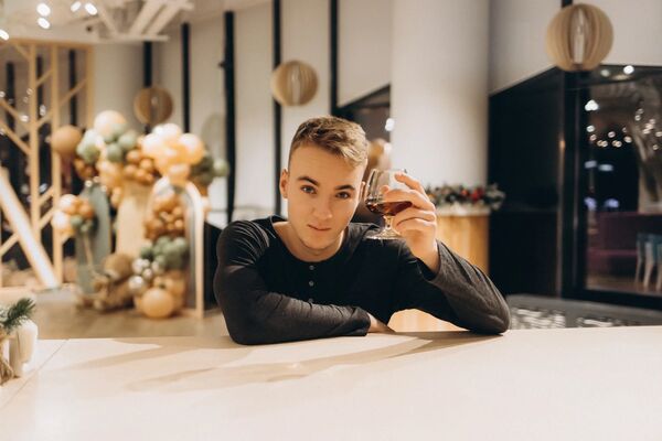  ,   Vadim, 21 ,   ,   