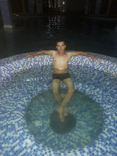  ,   Bexruz, 33 ,   