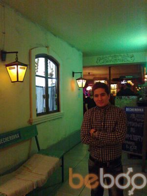  ,   Santi, 32 ,   