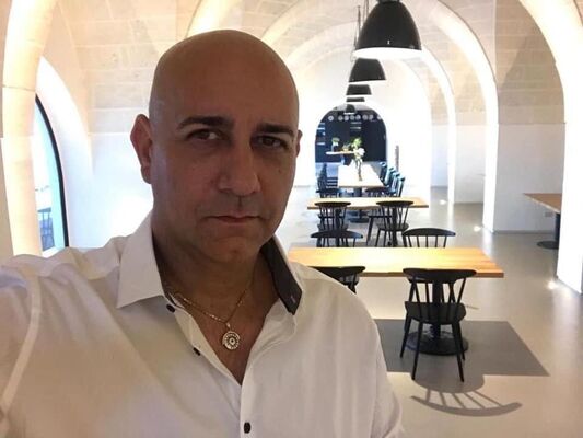  ,   Mike, 43 ,   ,   , c , 