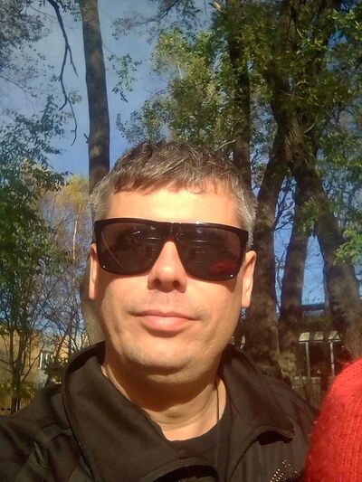  ,   Men, 46 ,   c , 