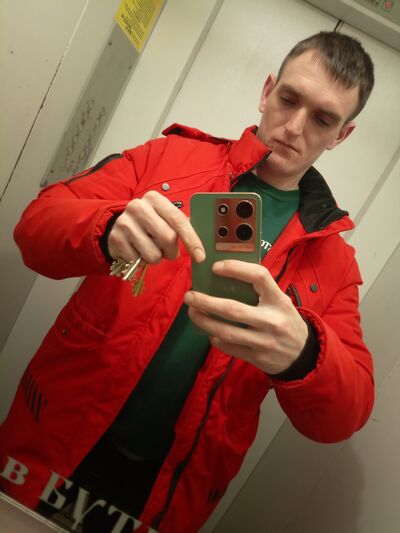  ,   Viktor, 24 ,   ,   