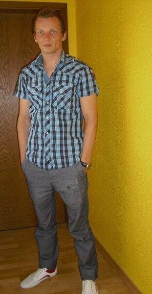  ,   Richi, 44 ,   