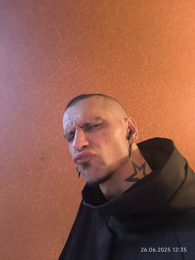  ,   Artur, 34 ,   ,   
