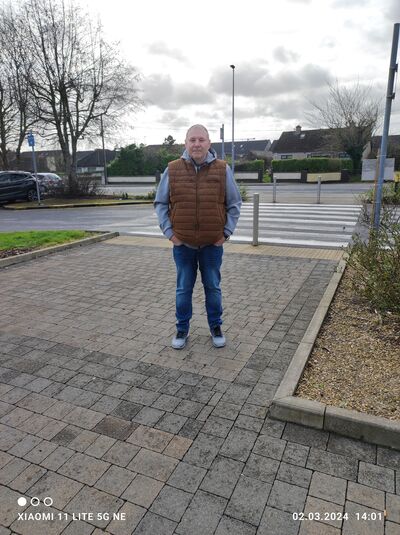  An Caislean Nua,   Viktor, 63 ,   c , 