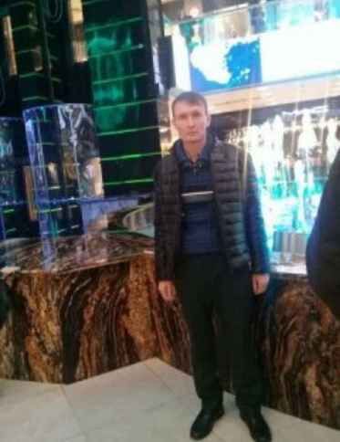 40481462  Paren, 42 ,    