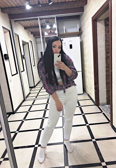  ,   Ekaterina, 31 ,  
