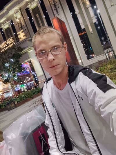  ,   Mikhail, 33 ,   ,   