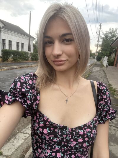  ,   Karina, 19 ,     , c 