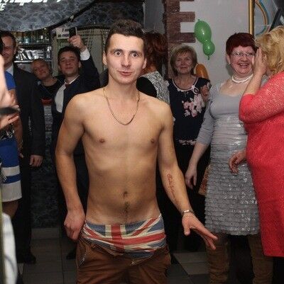  ,   Sergei, 32 ,  