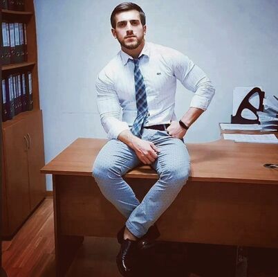  --,   Enzo, 32 ,   ,   