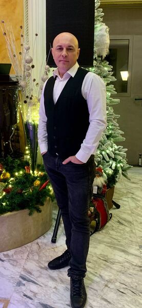  ,   Yury, 46 ,   ,   , c , 
