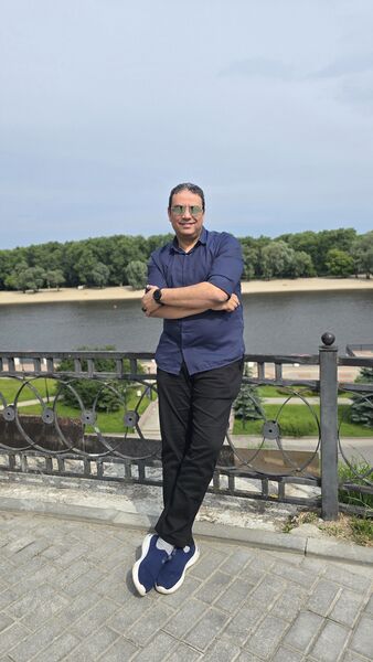  ,   Sam, 43 ,   ,   