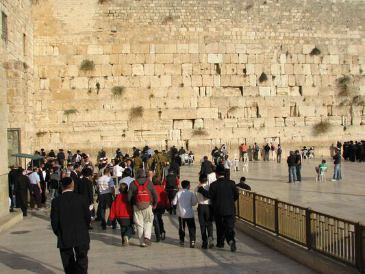  ,   Lerus, 62 ,   ,   , c 