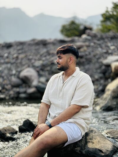  ,   Hemant, 25 ,   ,   