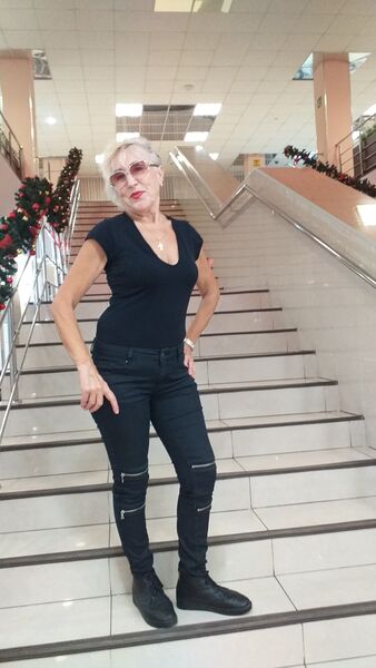  ,   Nina, 64 ,   c , 