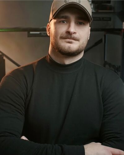  ,   Sahska, 32 ,   ,   , c 