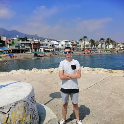  ,   Alberto, 25 ,   ,   , c 
