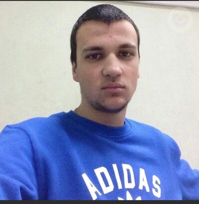  -,   Maxim, 35 ,   ,   , c , 