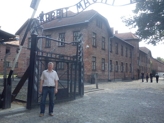  ,   Viktor62, 63 ,   