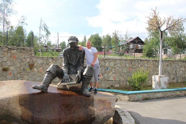  ,   Ruslan, 40 ,   ,   , c 