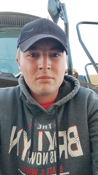  ,   Viktor, 28 ,     , c 