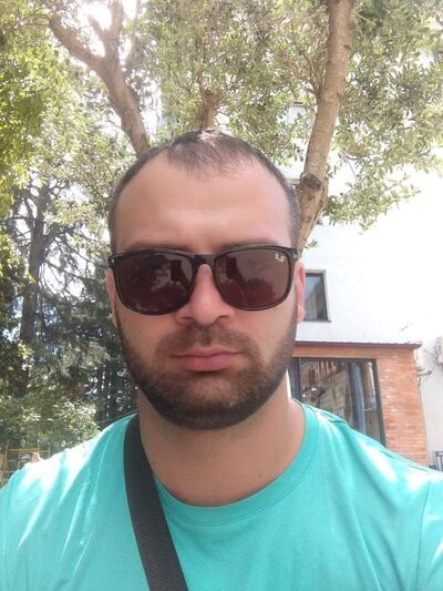  ,   Leo, 33 ,   ,   