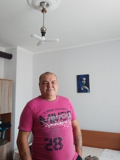  ,   Toni, 52 ,   ,   
