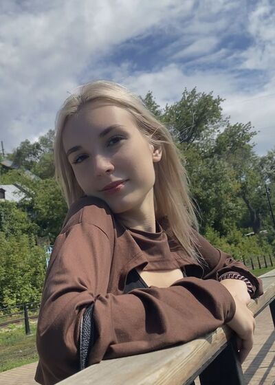 Знакомства Волгоград, фото девушки Кристина, 18 лет, познакомится для флирта, любви и романтики