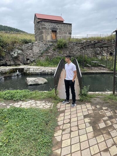  ,   Armen, 19 ,   ,   