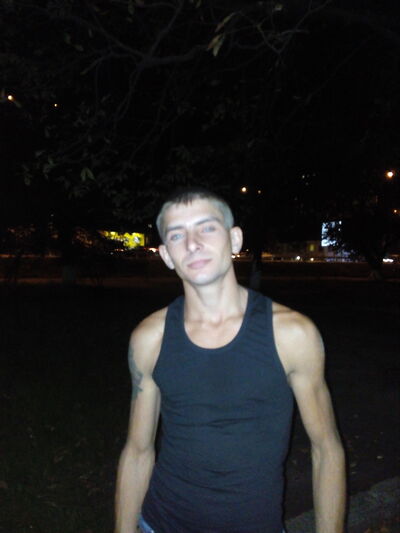  ,   Valik, 32 ,  