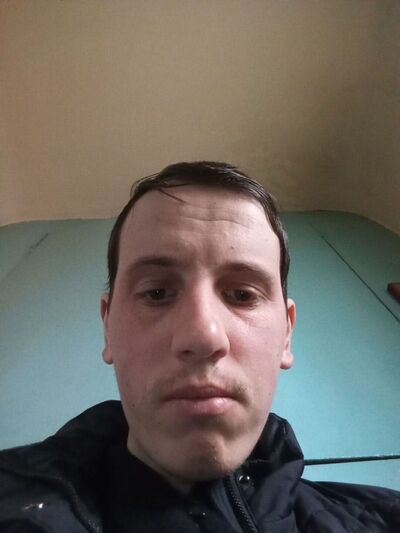  ,   Artur, 28 ,   ,   