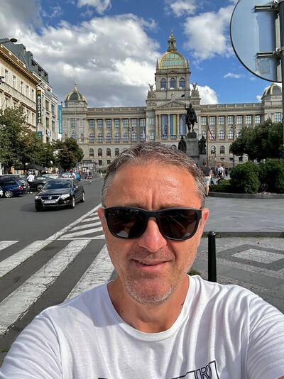  ,   Bojan, 48 ,   ,   