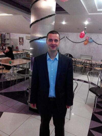  ,   Valentin, 46 ,  