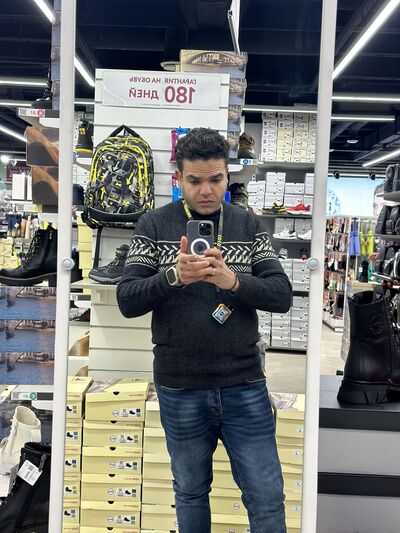  Soho,   Abanoub, 29 ,   ,   