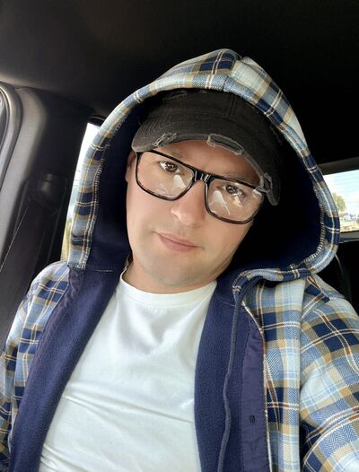  ,   Denis, 37 ,     , c , 