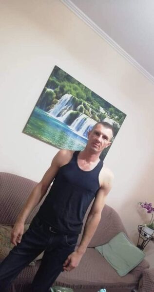  ,   Cergei, 48 ,   ,   