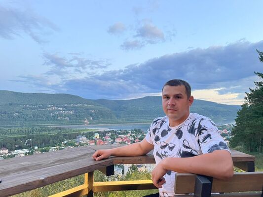  ,   Konstantin, 32 ,   ,   