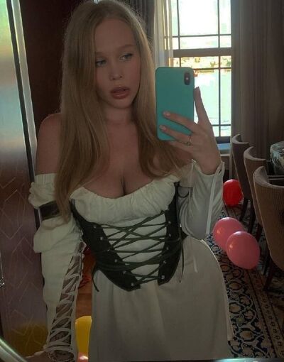  ,   Julia, 27 ,   ,   