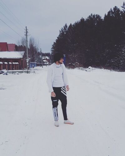  ,   Joni, 28 ,   ,   