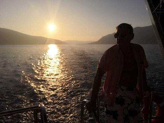  ,   Petr, 54 ,   