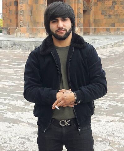  ,   Artur, 25 ,   ,   