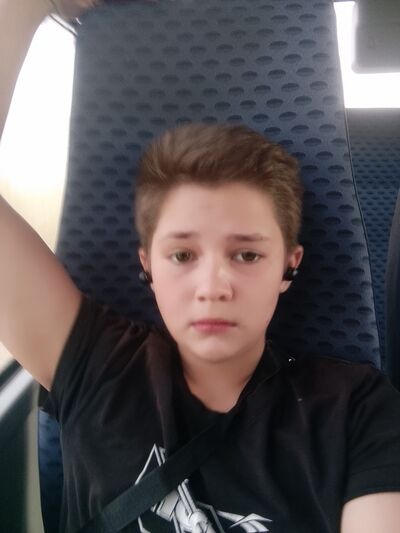  ,   Maksim, 19 ,   ,   