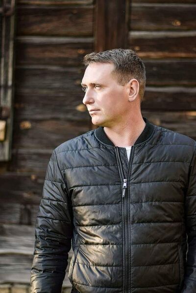  ,   Algis, 37 ,   ,   , c 