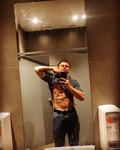  ,   Arthur, 28 ,   ,   